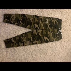 Boys under armor camo sweat pants
